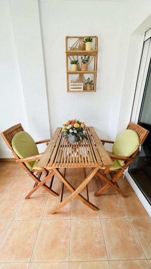 Beautiful 1 Bedroom Apartment In Albir Альбир Экстерьер фото