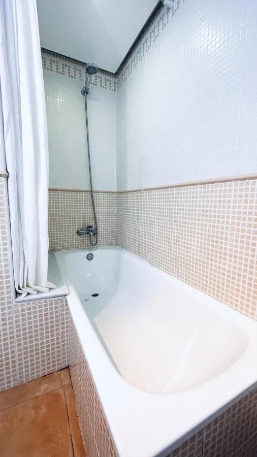 Beautiful 1 Bedroom Apartment In Albir Альбир Экстерьер фото