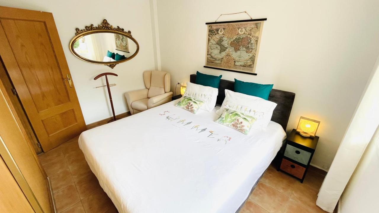 Beautiful 1 Bedroom Apartment In Albir Альбир Экстерьер фото